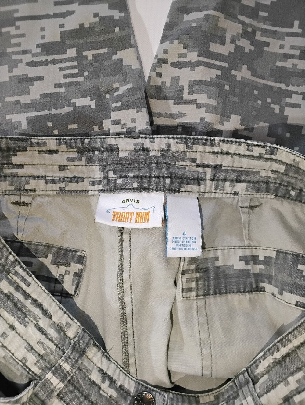 Orvis Bum Trout Fishing Capri Pants Womens Size 4 Grey White Camo Gorpcore‎ - Picture 5 of 5